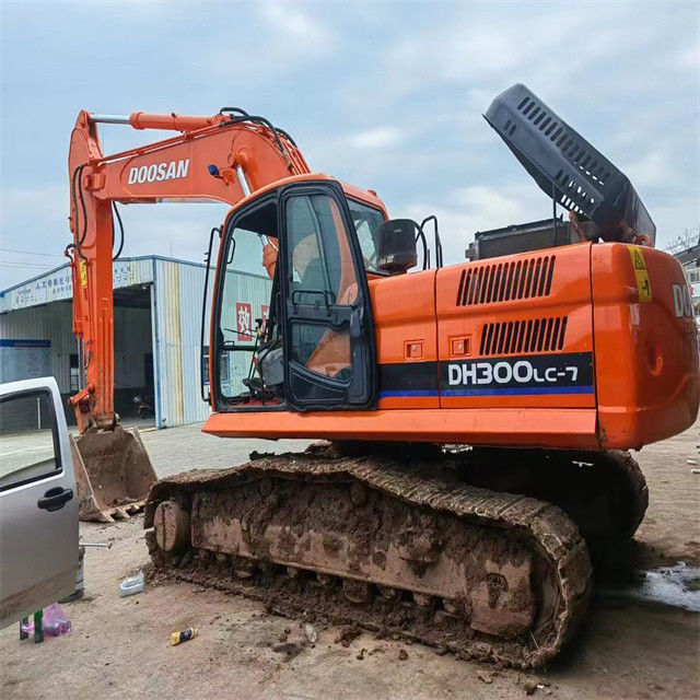 29 تن آماده استفاده شده حفاری برای کار و تجربه استفاده شده کره وارد Doosan DX 300LC در وضعیت خوب
