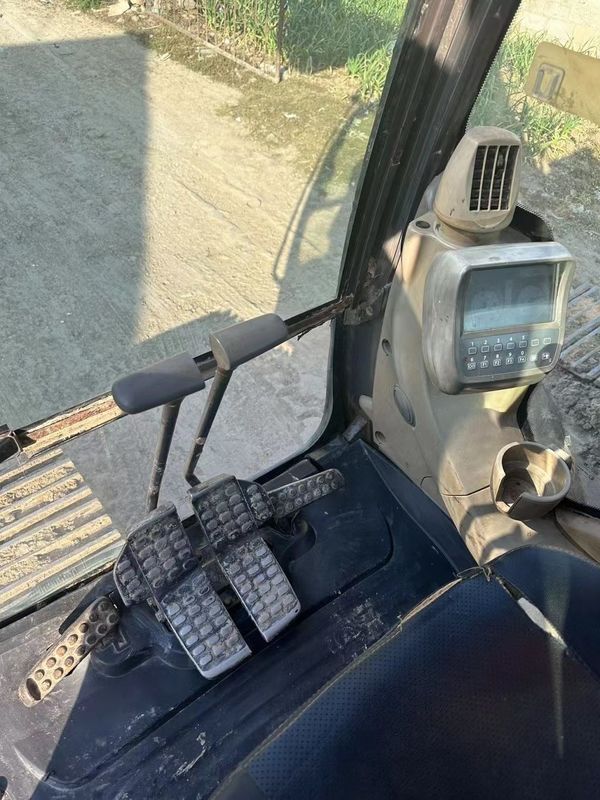 21 تن آماده استفاده شده حفاری برای کار و تجربه استفاده شده کره وارد شده Hitachi 210-3 در وضعیت خوب