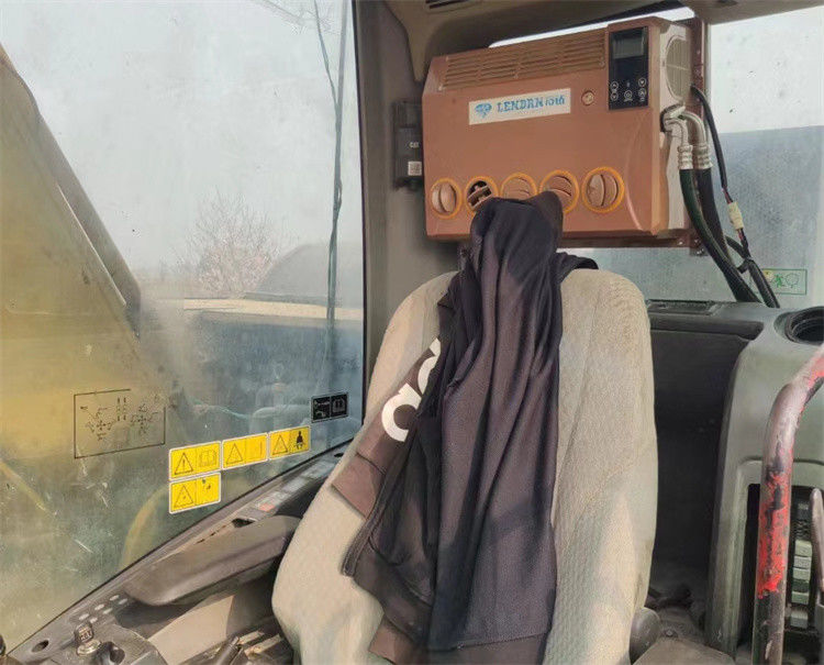 24.8 تن آماده براي کار و تجربه استفاده شده ژاپن Caterpillar 324 D در حالت خوب