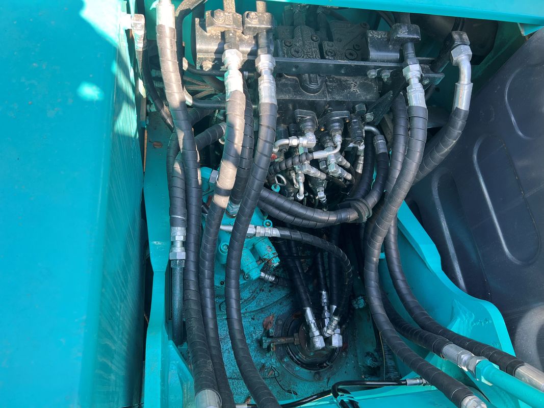حفاری دست دوم Kobelco Sk140lc 8 کرین حفاری خزنده وزن 13.3t