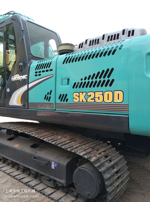 170 KN Tear Out Kobelco Sk250d Excavator وزن 24.7t قدرت موتور 131kW