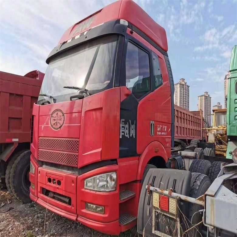 تراکتور 6x4 با انتقال دستی و حالت خوب