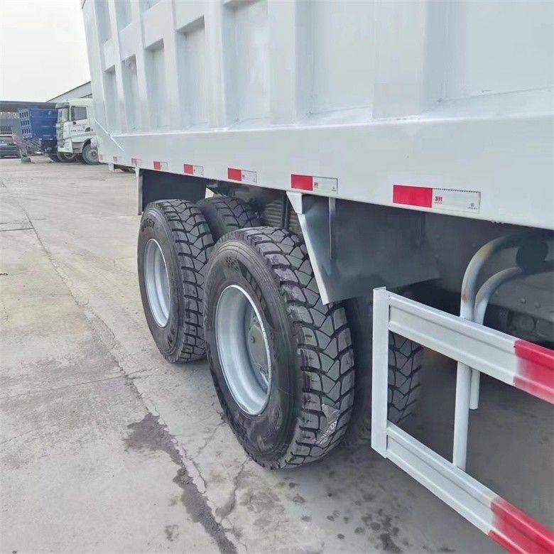سیستم چند رسانه ای مجهز به 6x4 Howo Dump Truck Sinotruck 371 LHD با فرمان سمت چپ