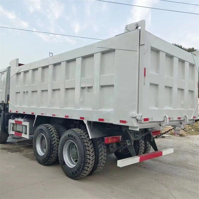 سیستم چند رسانه ای مجهز به 6x4 Howo Dump Truck Sinotruck 371 LHD با فرمان سمت چپ