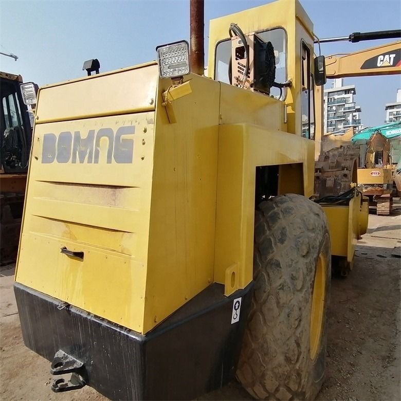 موتور دیزل راه گذاری Bomag BW217D-2 استفاده شده تک طبل گوسفند پا هیدرولیک جاده رول