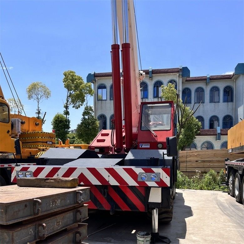 139.8kw قدرت ناخالص Tadano TR-500EX جرثقیل استفاده شده با ظرفیت 50 تن و ظرفیت سوخت 250 لیتر