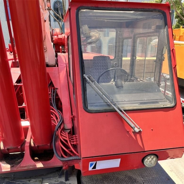139.8kw قدرت ناخالص Tadano TR-500EX جرثقیل استفاده شده با ظرفیت 50 تن و ظرفیت سوخت 250 لیتر