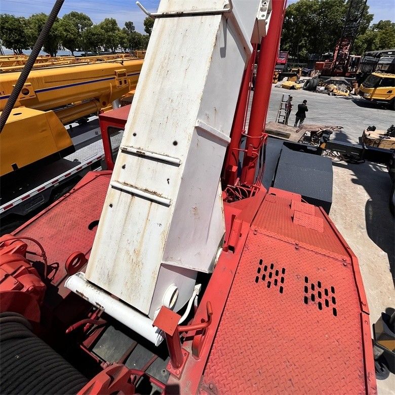 139.8kw قدرت ناخالص Tadano TR-500EX جرثقیل استفاده شده با ظرفیت 50 تن و ظرفیت سوخت 250 لیتر