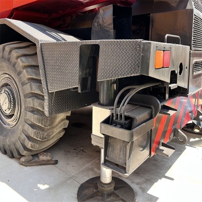 139.8kw قدرت ناخالص Tadano TR-500EX جرثقیل استفاده شده با ظرفیت 50 تن و ظرفیت سوخت 250 لیتر