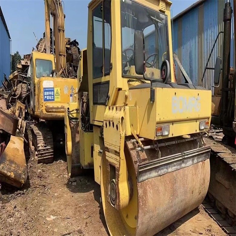 10 تن وزن کار استفاده شده BOMAG BW 202 AHD-2 رول جاده ای و عملکرد تضمین شده