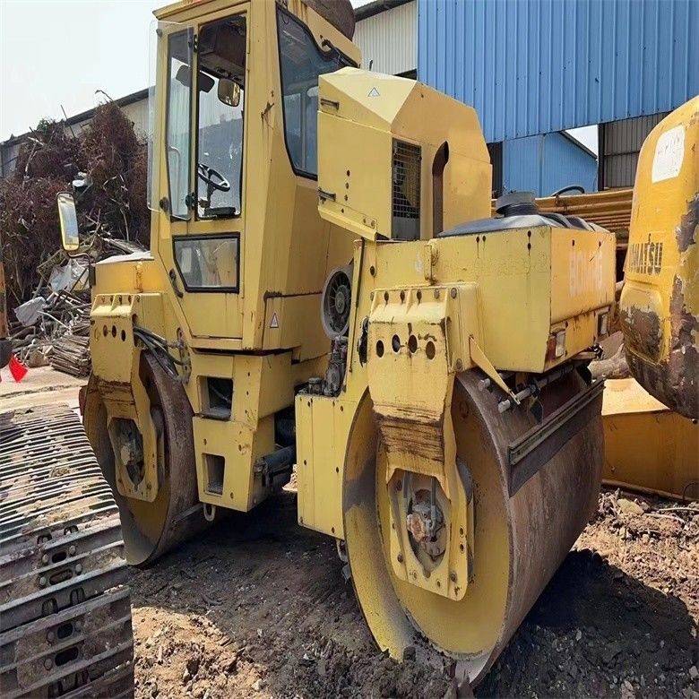 10 تن وزن کار استفاده شده BOMAG BW 202 AHD-2 رول جاده ای و عملکرد تضمین شده