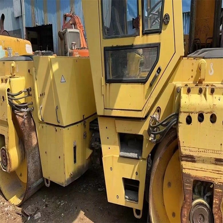 10 تن وزن کار استفاده شده BOMAG BW 202 AHD-2 رول جاده ای و عملکرد تضمین شده