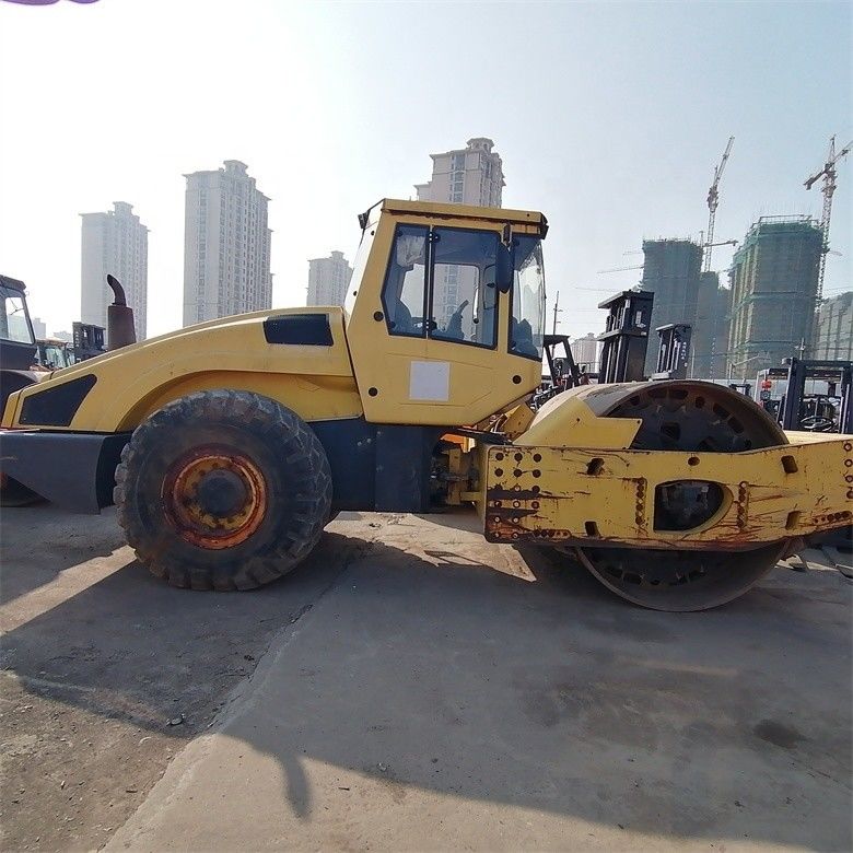 محبوبیت زیادی از BW 226DH-4 Compactor Bomag با 2000-2100 ساعت کار لذت می برد