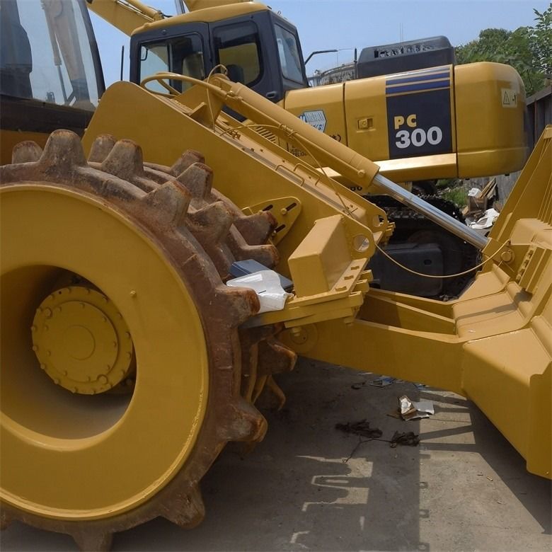 35 تن استفاده شده Caterpillar Cat 826G کمپکتور در حالت عالی رنگ اصلی ژاپن