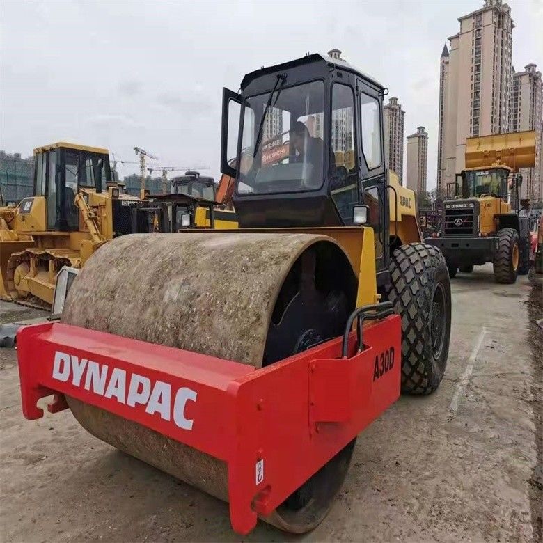 ساعت های پایین در ژاپن ساخته شده Dynapac CA30D رول جاده ای برای ساخت و ساز