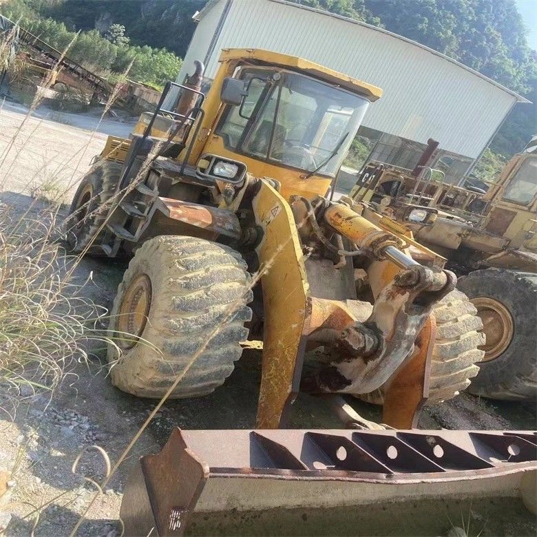 بارگذاری جلو 235KW استفاده شده Komatsu WA500-6 چرخ بارگذاری از ژاپن 4.5 مکعب دست دوم