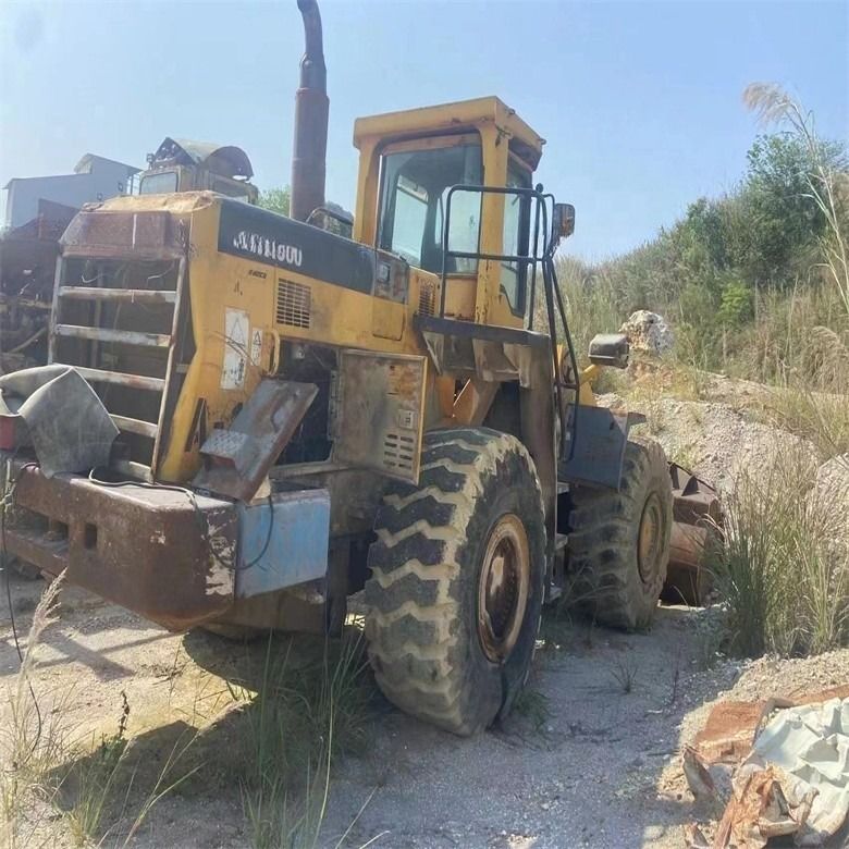 بارگذاری جلو 235KW استفاده شده Komatsu WA500-6 چرخ بارگذاری از ژاپن 4.5 مکعب دست دوم