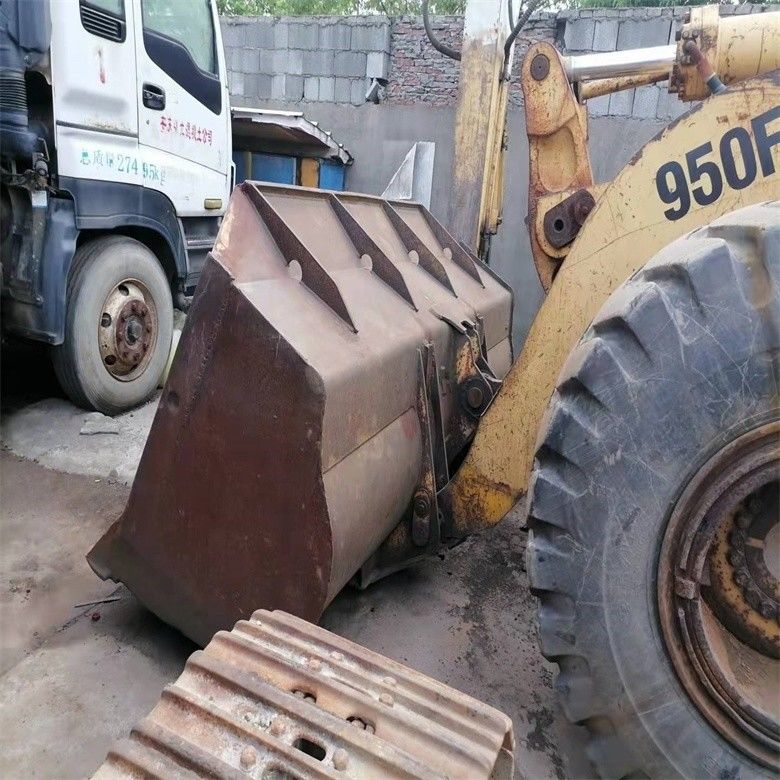 Caterpillar 950F بارگذاری چرخ 17 تن با 6.6 لیتر و 3200-3300 ساعت کار