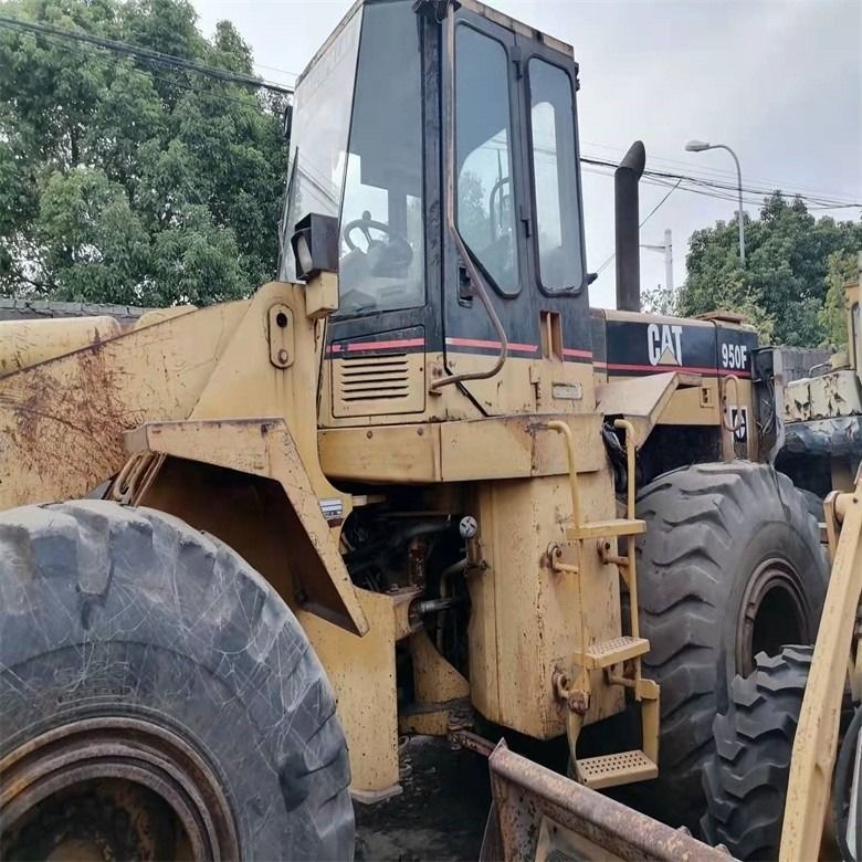 Caterpillar 950F بارگذاری چرخ 17 تن با 6.6 لیتر و 3200-3300 ساعت کار