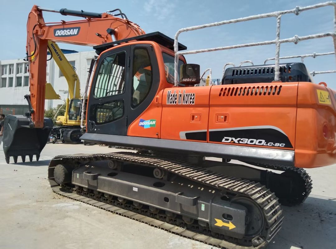 استفاده شده Doosan Crawler Excavator DX300LC-9C ارتفاع حمل و نقل 3.475M عملکرد بالا
