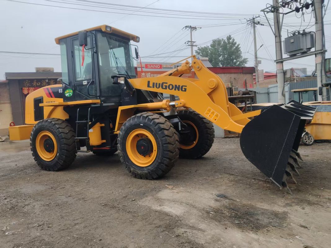 استفاده شده LIUGONG 835 Wheel Loader Reliable Second-Hand Loader 1.7 M3 Bucket Capacity
